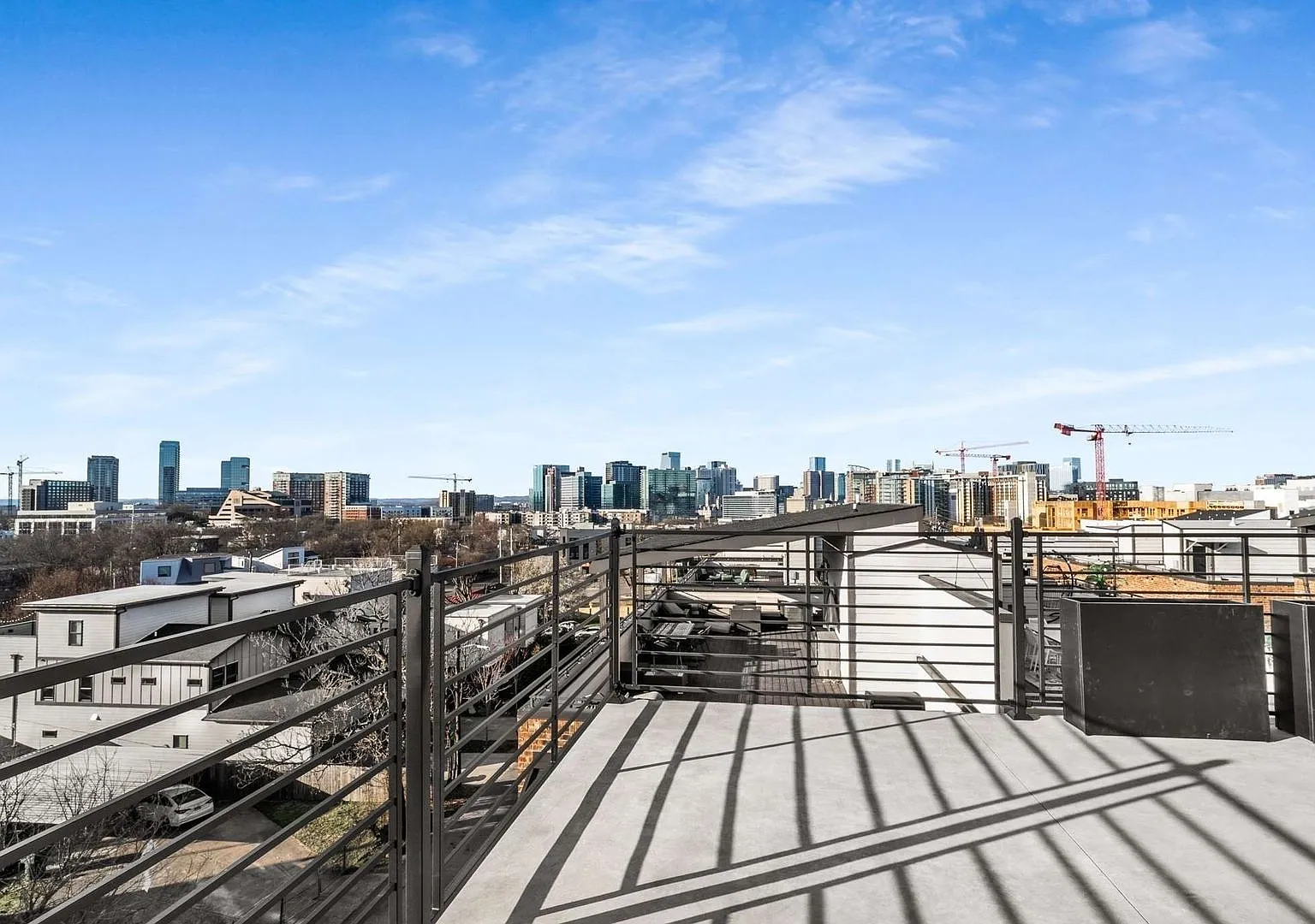 One-Of-A-Kind 4br/3.1ba High-Rise Living In Nashville! — Photo 1