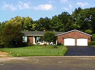 5471 Skyway Dr NE, Comstock Park, MI 49321