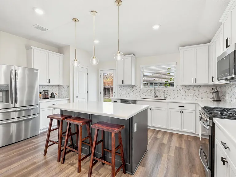 2046 Flametree Ave — Photo 12