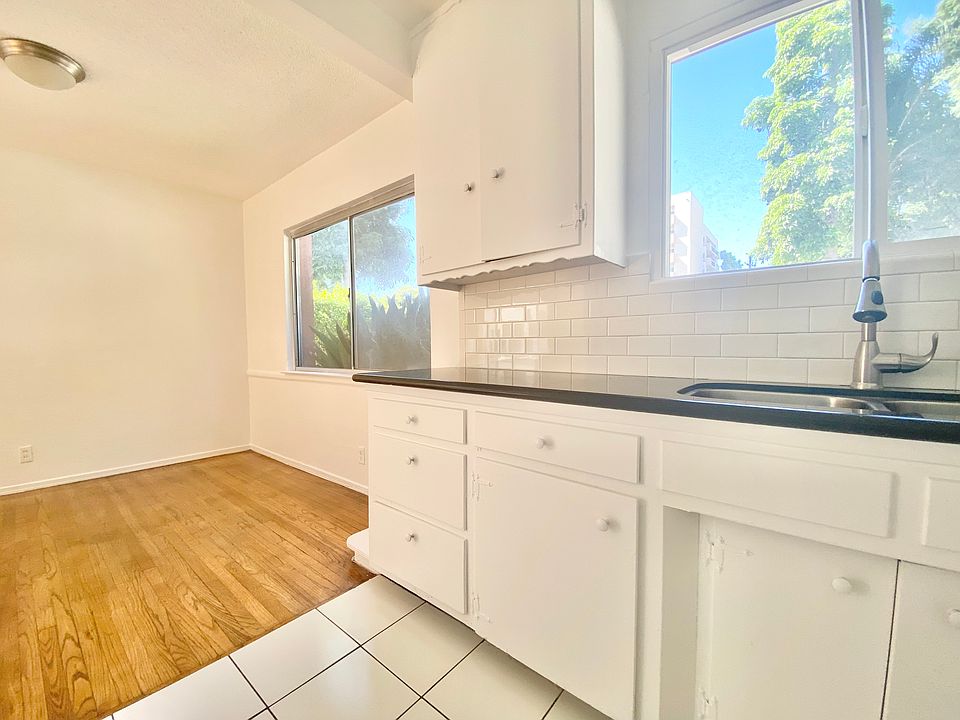 Orange Grove Apartments 1162 N Orange Grove Ave West Hollywood, CA