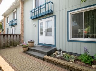 198 Applewood Ln, Bloomingdale, IL 60108