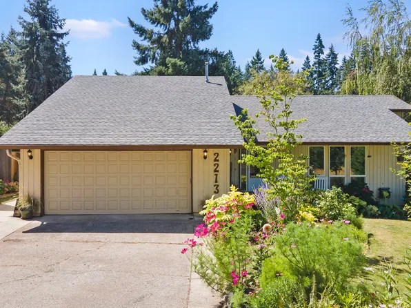 2213 NE Parkview Dr, Vancouver, WA 98686