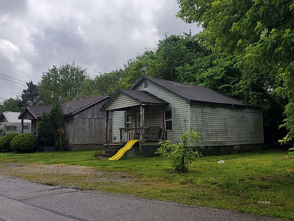 2nd image of 313 & 315 Ridgeway St