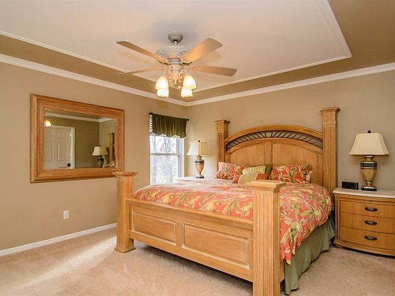 2nd image of 6031 Vineyard Ave