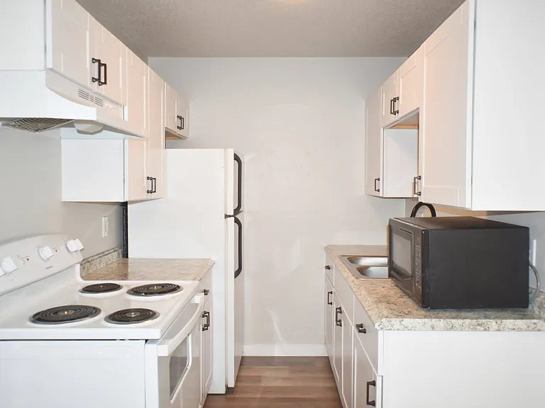 Summit View Apartments — Photo 51