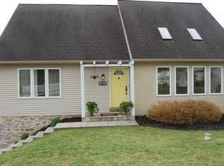 889 Hidden Hollow Dr, Gap, PA 17527