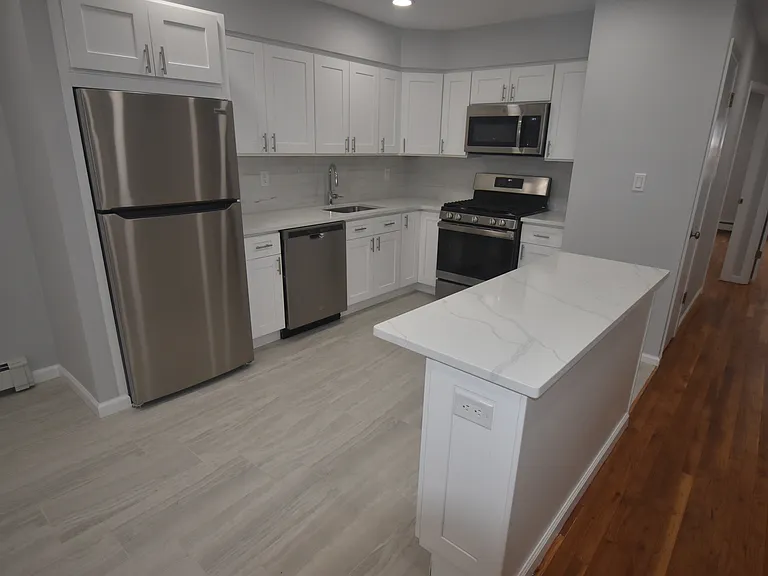 135-35 82nd Ave #MID — Photo 3