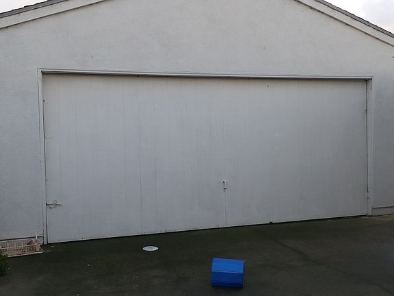 4th image of 964 W Agnes Ave