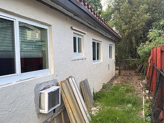 2nd image of 490 NW 29TH AVENUE