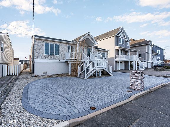 3rd image of 40 Anchorage Drive