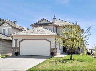 42 NW Gleneagles Ter, Cochrane, AB T4C 1W4