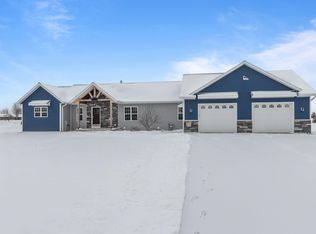 3815 Stonewall Dr, De Pere, WI 54115