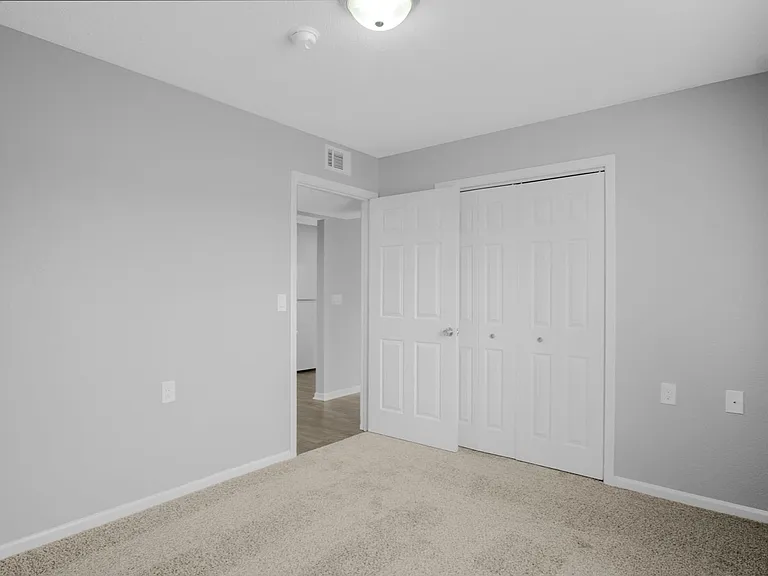 Callaway Villa Apartments — Photo 8