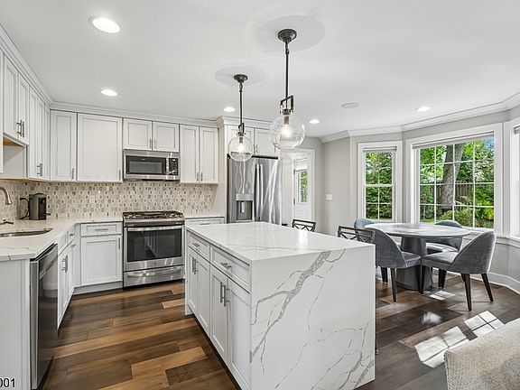 5th image of 18 LOWELL AVE