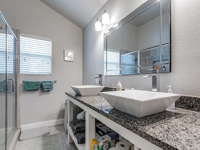 721 Elmwood Dr — Photo 16