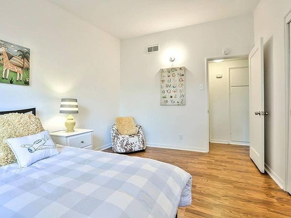 4th image of 2532 Annapolis St
