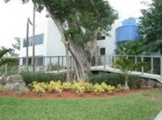 16901 SW 76th Ave, Palmetto Bay, FL 33157