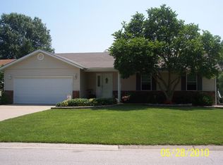112 Universal Dr, Saint Peters, MO