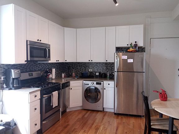 3rd image of 849 N Winchester Ave #3
