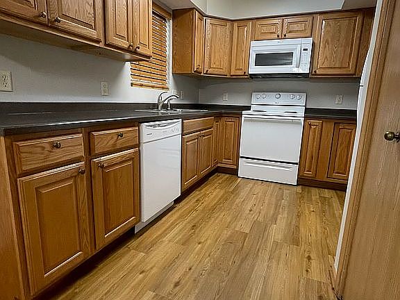 4th image of 865 Hanneman Dr