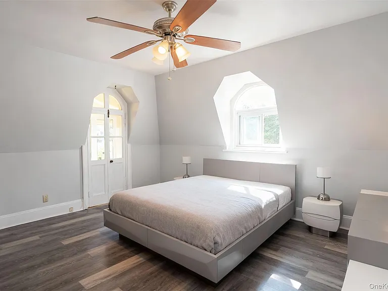 266 Grand St #3 — Photo 6