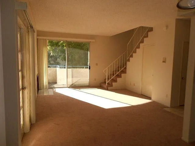 3 bed, 2.5 bath, 1444 sqft, $3,995 — Photo 4