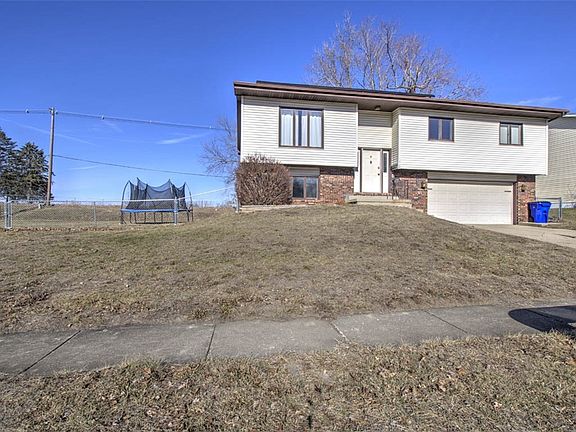 2nd image of 1960 W Melrose Dr