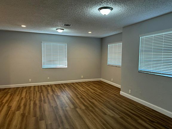 4th image of 1018 NW 13th Court