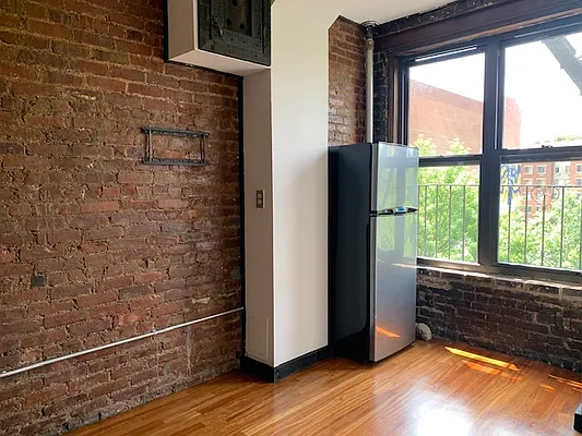 Rented by PocketBroker Inc | media 6