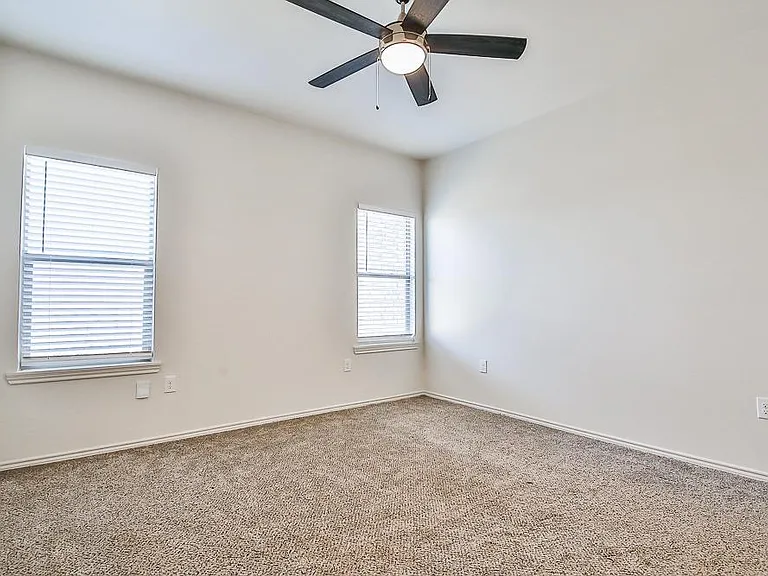 5636 Lehigh St — Photo 7