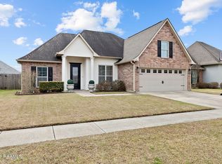 107 Woodhaven Rd, Youngsville, LA 70592