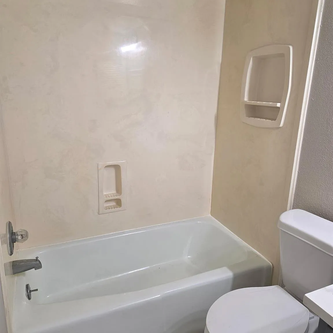 2 bed, 2.0 bath, 1280 sqft, $2,200 — Photo 3