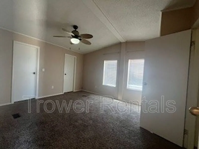 3 bed, 2.0 bath, $1,650 — Photo 3