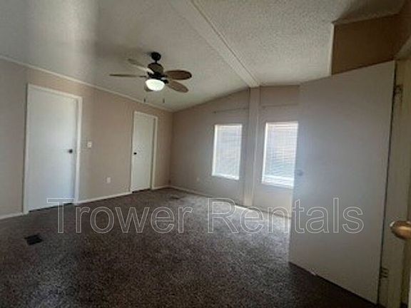 3rd image of 5153 N Moss Ave