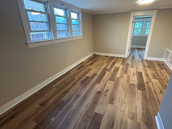 2nd image of 134 Warren Ave Floor 2