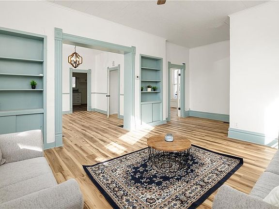 3rd image of 301 E Mitchell St