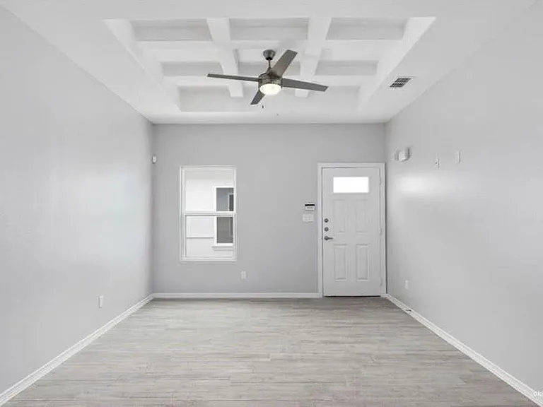 404 S Retama Ln #3 — Photo 3