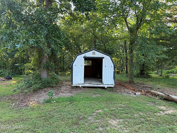 5th image of 22076 Hawkins Ln