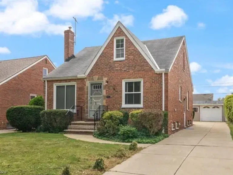8211 Whittington Dr — Photo 4