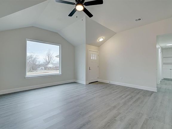 5th image of 4417 NE 16th Ter