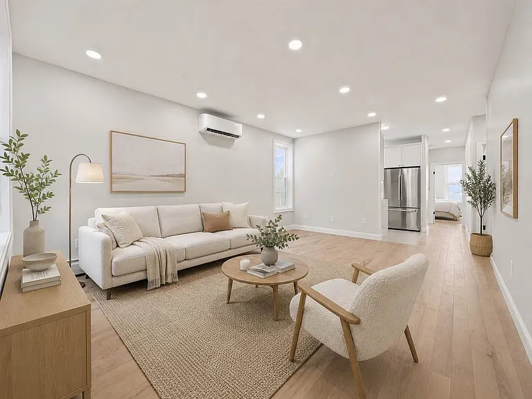 24-41 43rd St #Townhouse 1 — Photo 11