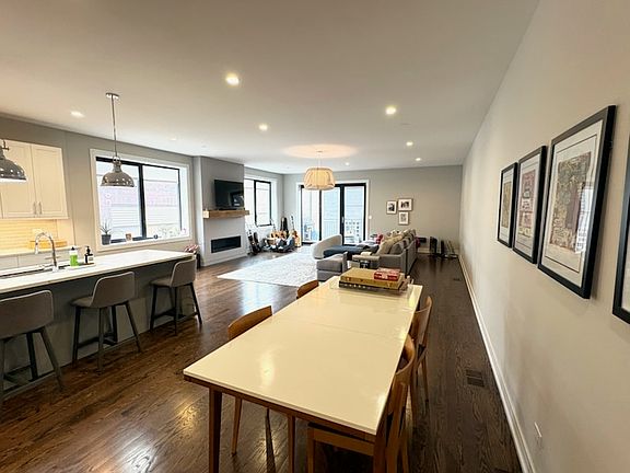 5th image of 2417 W McLean Ave #1