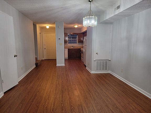 2nd image of 205 Marinawoods Dr SE APT 4