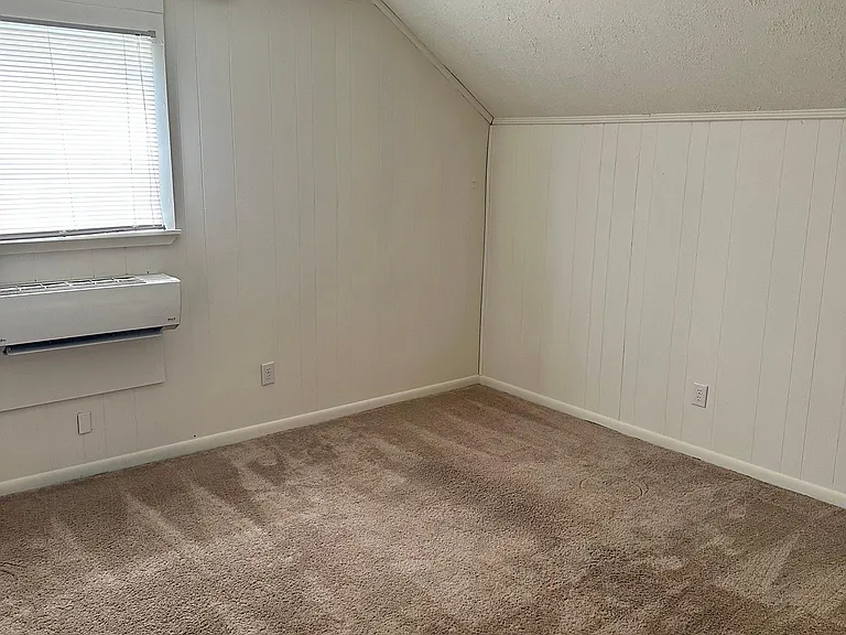 602 Beirne Ave NE #3 — Photo 2