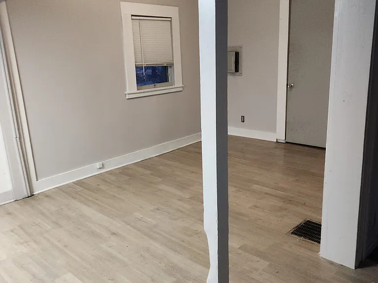 647 Linden St — Photo 9