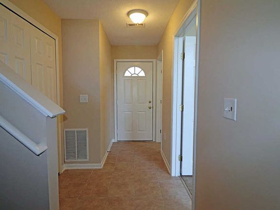 3rd image of 5567 Viningbrook Dr
