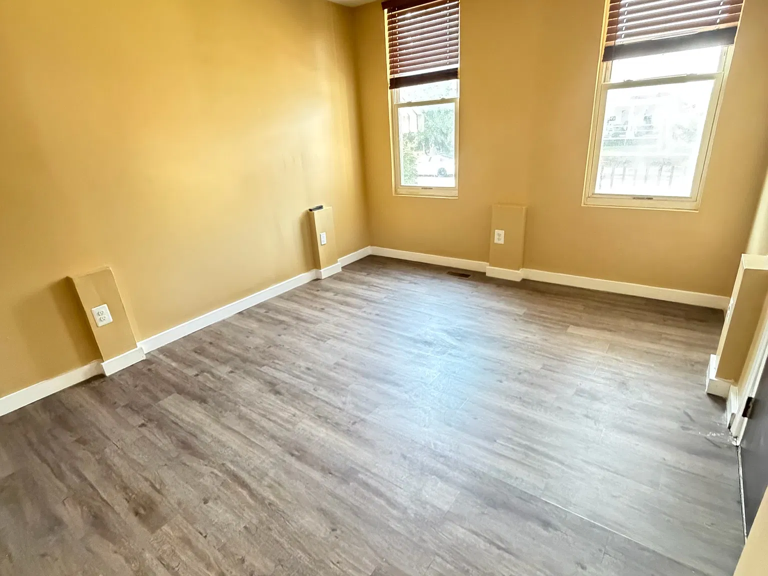 2 bed, $1,100 — Photo 4