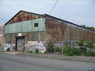 2nd image of 21 N 1st St