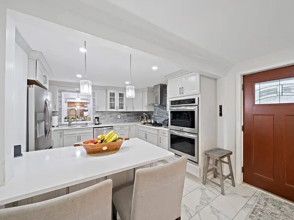 105 Cross St, Randolph, MA 02368