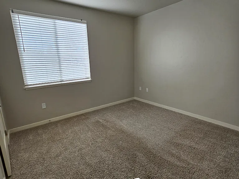 1440 N Ethridge Ln — Photo 9